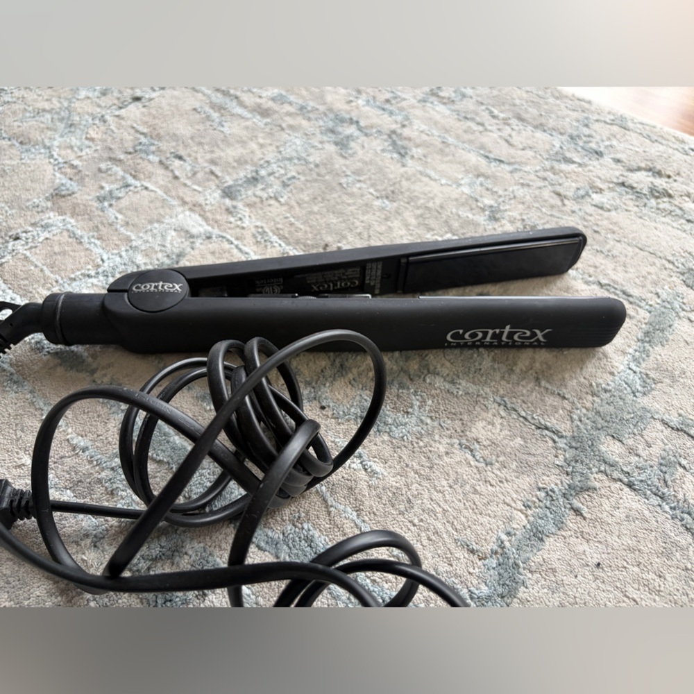 Cortex Black Hair Straightener Flat Iron